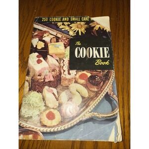 1949 Culinary Arts Institute 250 Cookies and Small Cake Recipes Cookbook